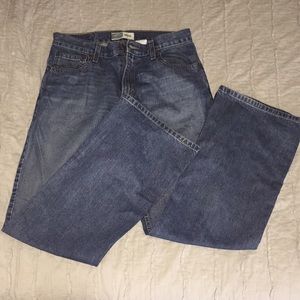 Men’s Signature Levi Jeans!!
